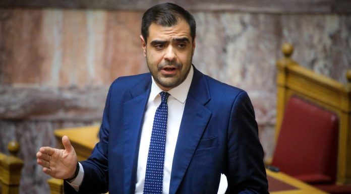 Παύλος Μαρινάκης: Άκρα Παύλος Μαρινάκης: Άκρα
