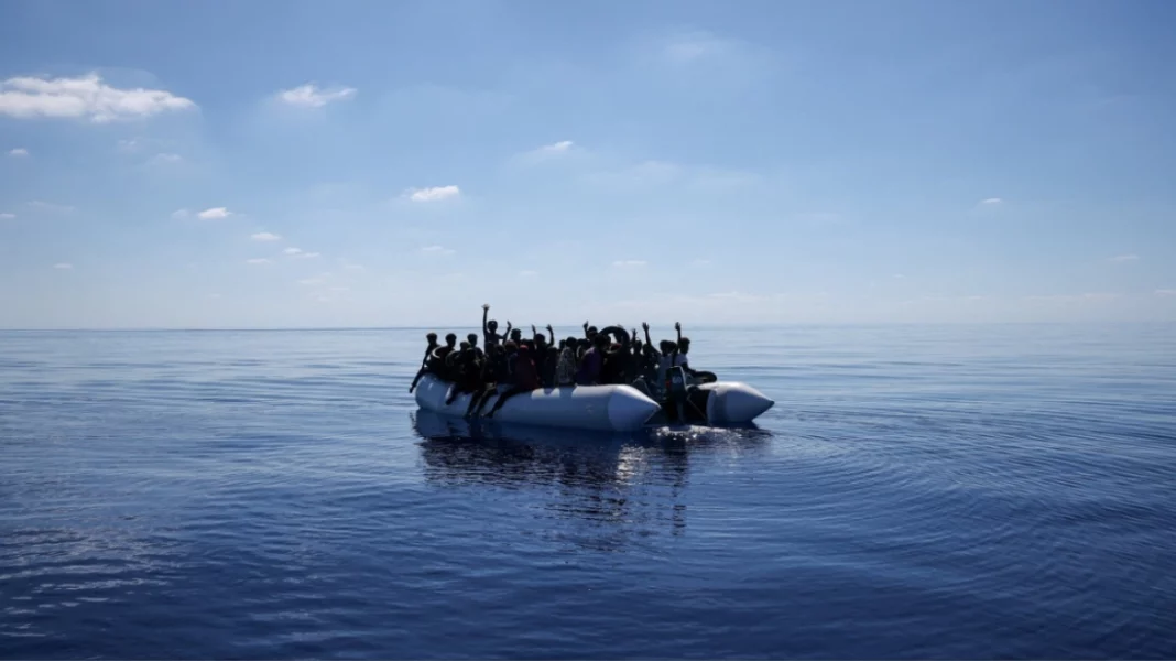 Μία εβδομάδα στον Ατλαντικό χωρίς τροφή και καύσιμα: Διασώθηκαν 260 μετανάστες ανοιχτά της Μαυριτανίας