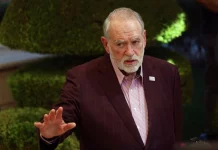 Πρωτοφανής επίθεση στη βρετανική κυβέρνηση από τον Αμερικανό πρέσβη στο Ισραήλ: Έχουν χάσει τα μυαλά τους, μισούν τους…