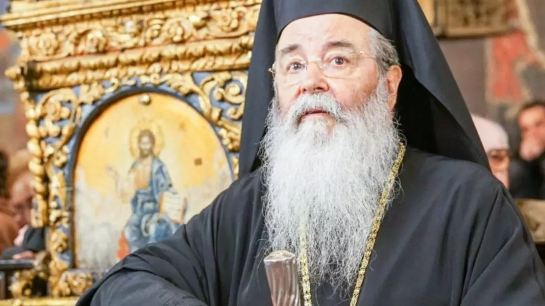 Καταγγελία για τον Μητροπολίτη Κοζάνης: Έδιωξε δύο παιδιά από την εκκλησία για τα… μακριά μαλλιά και τα παλιά παπούτσια