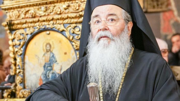 Καταγγελία για τον Μητροπολίτη Κοζάνης: Έδιωξε δύο παιδιά από την εκκλησία για τα… μακριά μαλλιά και τα παλιά παπούτσια