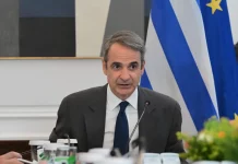 Οι «αδερφοφάδες» της ΝΔ: Πώς ο ένας αδειάζει τον άλλον και το Μαξίμου τρέχει να μαζέψει τα… ασυμμάζευτα