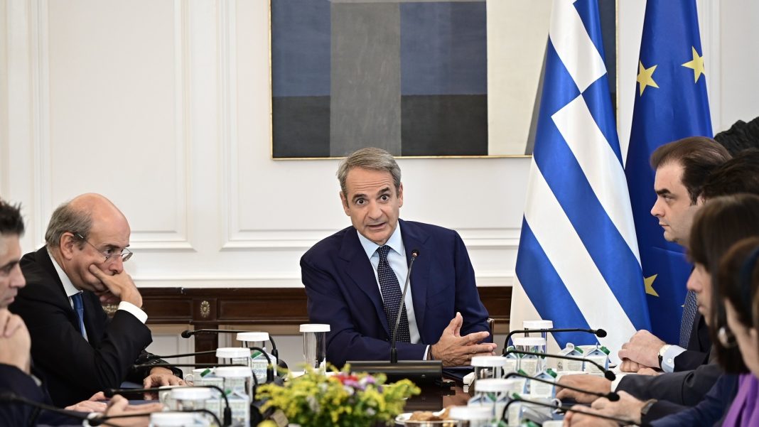 mitsotakis-ypourgiko Το «μήνυμα» Μητσοτάκη σε υπουργούς και Ντόρα για τα «καβαλημένα καλάμια»: «Δική μου ευθύνη να αξιολογώ συμπεριφορές»