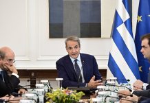 Το «μήνυμα» Μητσοτάκη σε υπουργούς και Ντόρα για τα «καβαλημένα καλάμια»: «Δική μου ευθύνη να αξιολογώ συμπεριφορές»