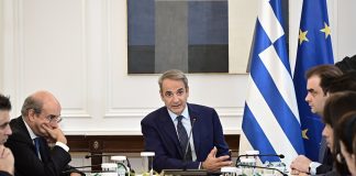 Το «μήνυμα» Μητσοτάκη σε υπουργούς και Ντόρα για τα «καβαλημένα καλάμια»: «Δική μου ευθύνη να αξιολογώ συμπεριφορές»