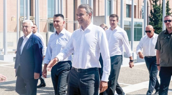 ΔΕΘ: Η ετήσια παράσταση του «λεφτά υπάρχουν»… Mια από τα ίδια δηλαδή!
