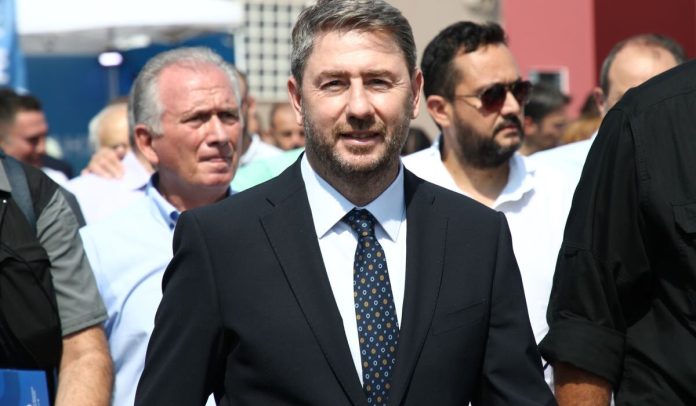 «Διμέτωπο» από τη ΔΕΘ αρχίζει το ΠΑΣΟΚ: Στόχος η ΝΔ και η ΕΛΑΣ