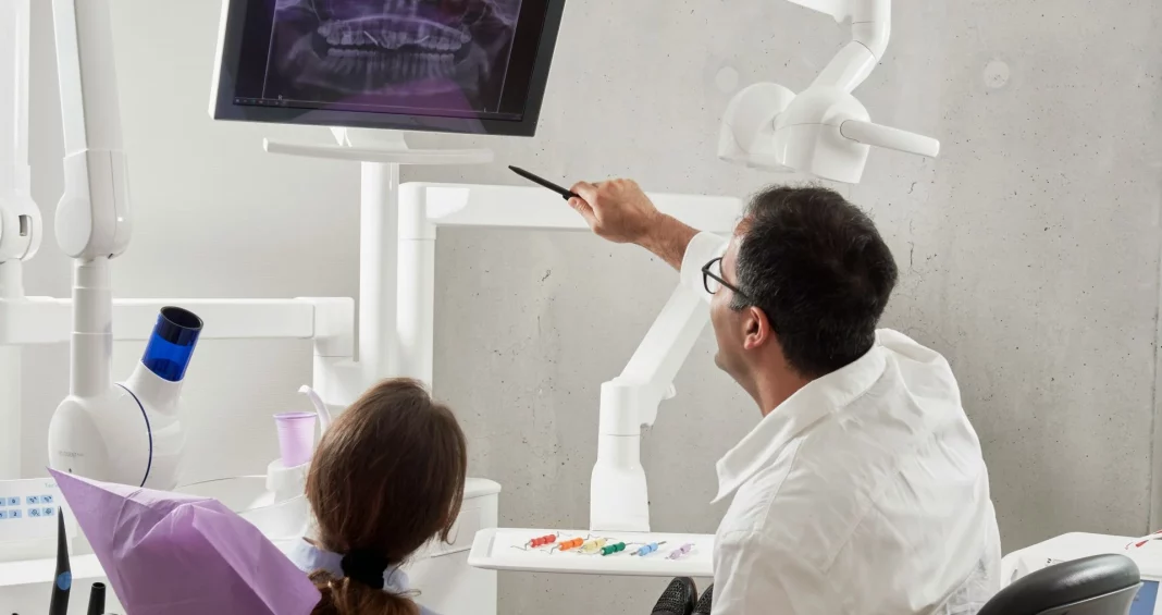 odontiatros Οδοντίατροι κατά Γεωργιάδη για τα Μπότοξ: «Είναι επιστημονικά νόμιμο»