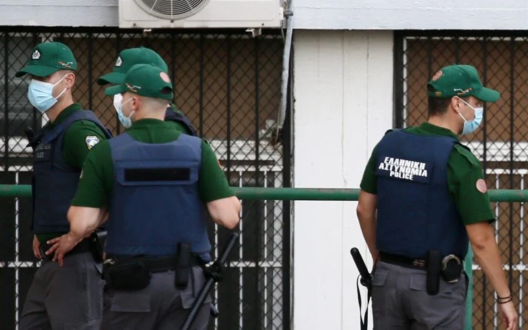 oppi 1 ''Προφανώς δεν διδαχθήκατε από την Πανεπιστημιακή Αστυνομία''