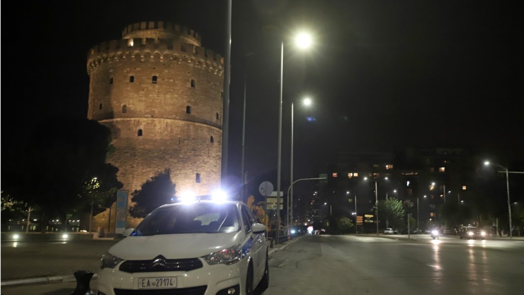 Θεσσαλονίκη: Ληστεία με τσεκούρι και ρόπαλο σε βενζινάδικο – Χτύπησαν τον υπάλληλο και άρπαξαν 500 ευρώ