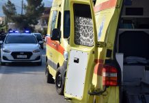 Το ΕΣΥ του Γεωργιάδη: Μια ώρα και 17 λεπτά έκανε το ασθενοφόρο να φτάσει στην Καρίτσα: «Είμαι ξυλοκόπος και μου έλεγαν να κάνω ΚΑΡΠΑ στο παιδί μου» Το ΕΣΥ του Γεωργιάδη: Μια ώρα και 17 λεπτά έκανε το ασθενοφόρο να φτάσει στην Καρίτσα: «Είμαι ξυλοκόπος και μου έλεγαν…