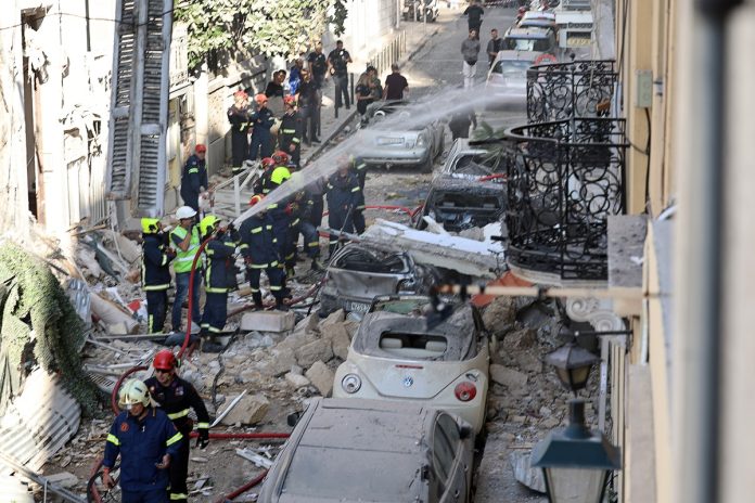 Έκρηξη στην Πλάκα: Απεγκλωβίστηκαν δύο άτομα μετά την κατάρρευση κτηρίου, τραυματίστηκε περαστικός