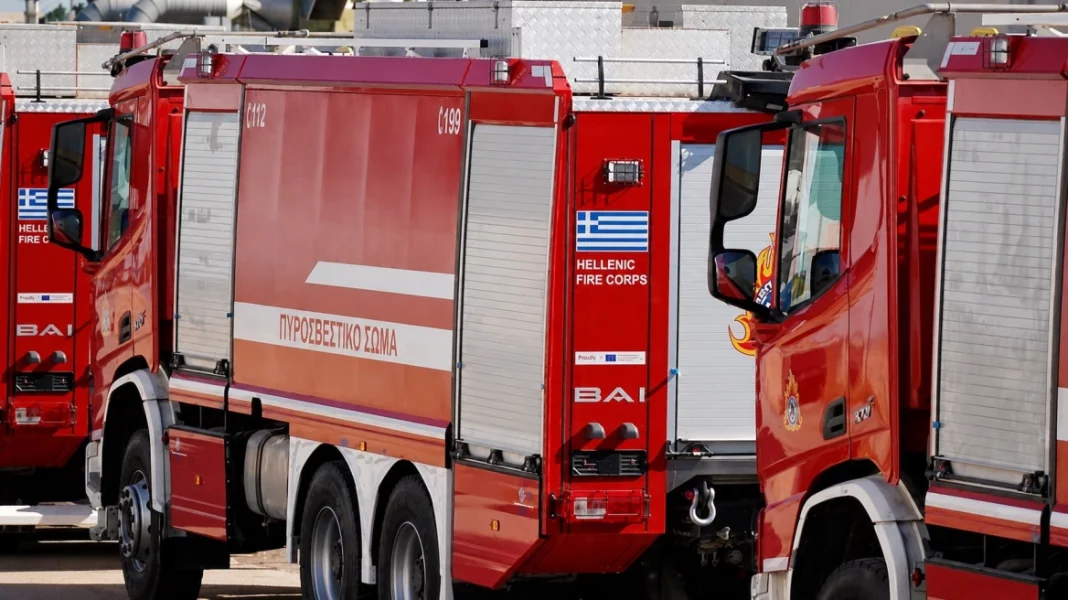 pyrosvestika_newsauto_2 Φωτιά τώρα στο Άλσος Γαλατσίου, κινητοποίηση της πυροσβεστικής