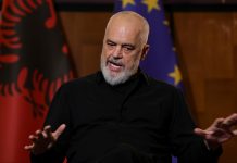 Αλβανία: Ερωτικά μηνύματα, κρατικά απόρρητα και Ράμα στο σκάνδαλο των μυστικών υπηρεσιών