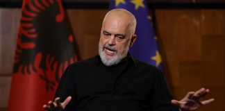 Αλβανία: Ερωτικά μηνύματα, κρατικά απόρρητα και Ράμα στο σκάνδαλο των μυστικών υπηρεσιών