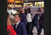 Δείτε βίντεο: Αλβανοί διαδηλωτές πέταξαν αυγά στον Έντι Ράμα στη Νέα Υόρκη, «κλέφτη και εγκληματία» τον αποκάλεσαν…