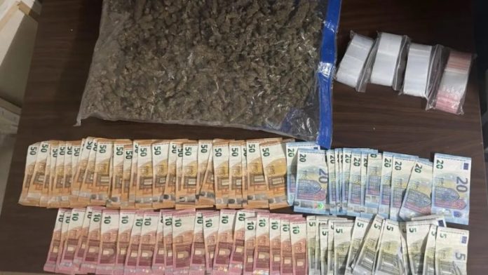 Άγιος Παντελεήμονας: Σύλληψη 51χρονου αλλοδαπού με σχεδόν ένα κιλό κάνναβη