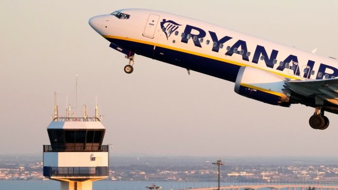 Ryanair: Πτήση – θρίλερ και προσγείωση με… ατμούς στα καύσιμα