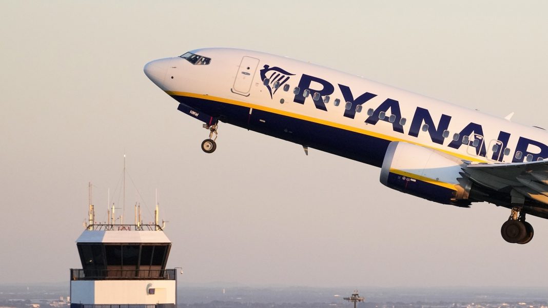 ryanair_0209_1920-1080_new Ryanair: Πυρά κατά της κυβέρνησης για τις βλάβες στο σύστημα εναέριας κυκλοφορίας – «Πλήρης αποτυχία»