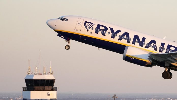 Ryanair: Πυρά κατά της κυβέρνησης για τις βλάβες στο σύστημα εναέριας κυκλοφορίας – «Πλήρης αποτυχία»