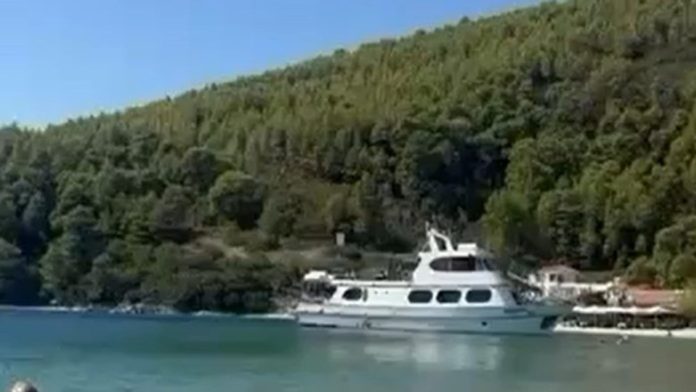 Σκόπελος: Καταγγελία για επικίνδυνη προσέγγιση σκάφους σε παραλία Σκόπελος: Καταγγελία για επικίνδυνη προσέγγιση σκάφους σε παραλία