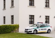 Νεκρή 61χρονη καθηγήτρια και δύο τραυματίες σε επίθεση με μαχαίρι σε σχολείο της Σλοβακίας