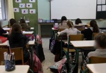 Συγχωνεύσεις σχολείων: Μετά τους γονείς στα κάγκελα και οι δήμοι