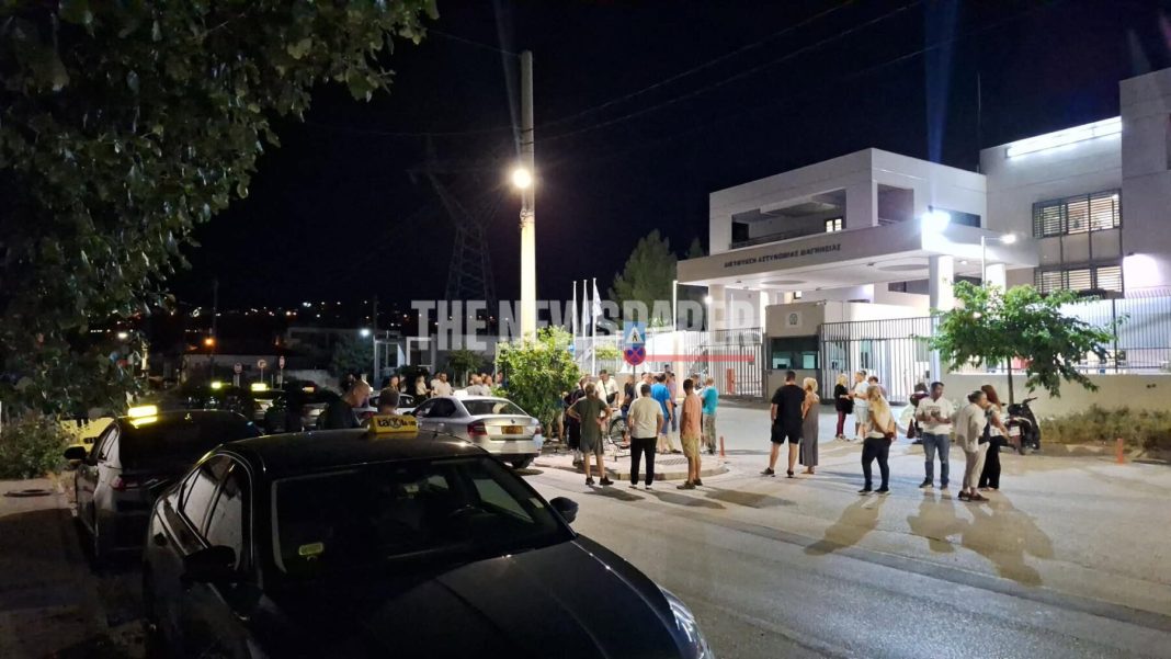 Άγριος καβγάς σε πιάτσα ταξί – Ρομά έσπασαν το χέρι οδηγού ταξί - Κινητοποίηση συναδέλφων του - (ΦΩΤΟ-VIDEO)