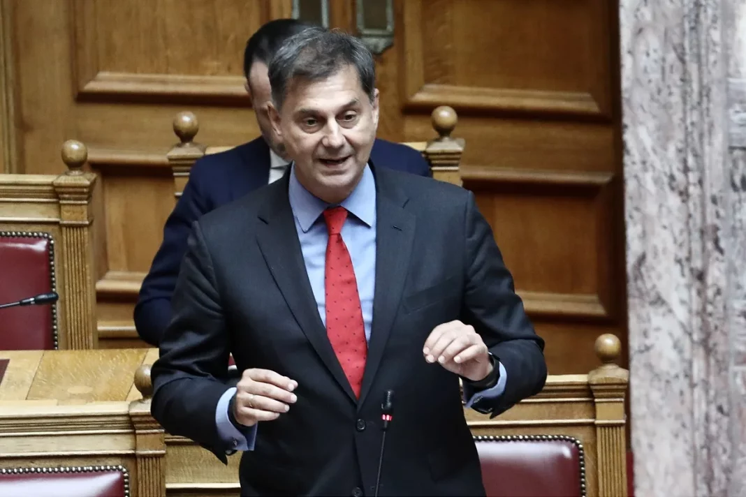 Θεοχάρης: Λανθασμένη φράση η αναφορά σε “κόμματα των κακομοίρηδων”