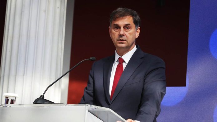 Προκλητικός Θεοχάρης: Εκπροσωπούνε κακομοίρηδες, εκπροσωπούμε νοικοκύρηδες