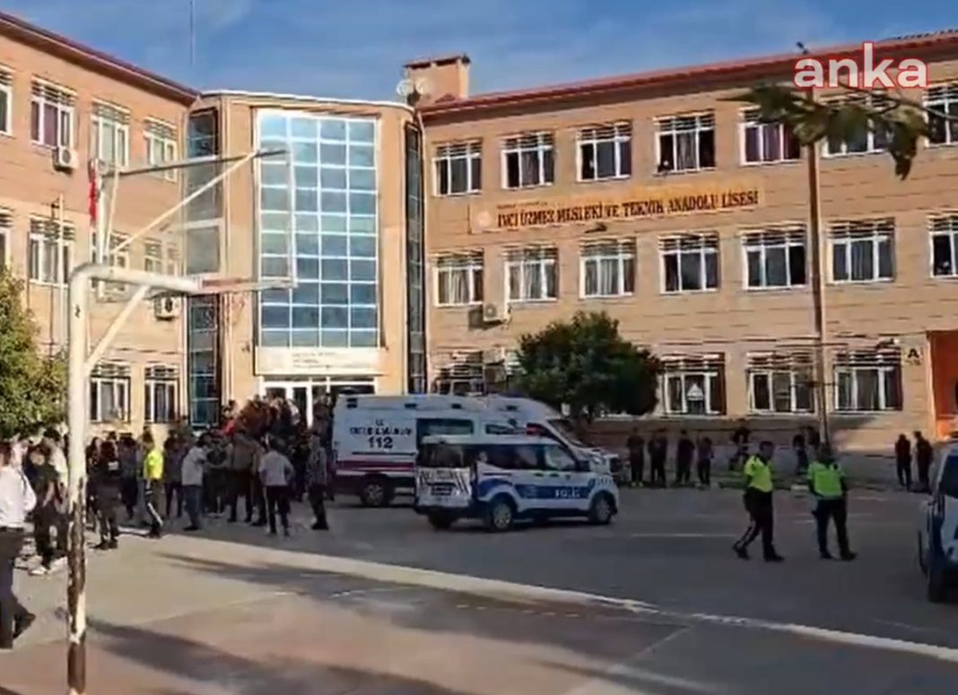 Τουρκία: Ένοπλη επίθεση έξω από λύκειο στη Μανίσα – Τραυματίστηκαν μαθητές, αναζητείται ο δράστης