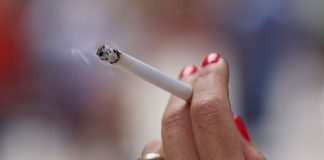Στο εδώλιο και πάλι η 32χρονη από την Λάρισα που έσβηνε τσιγάρα στα κορμιά των ανήλικων παιδιών της