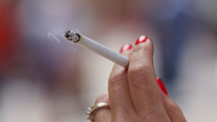 Στο εδώλιο και πάλι η 32χρονη από την Λάρισα που έσβηνε τσιγάρα στα κορμιά των ανήλικων παιδιών της