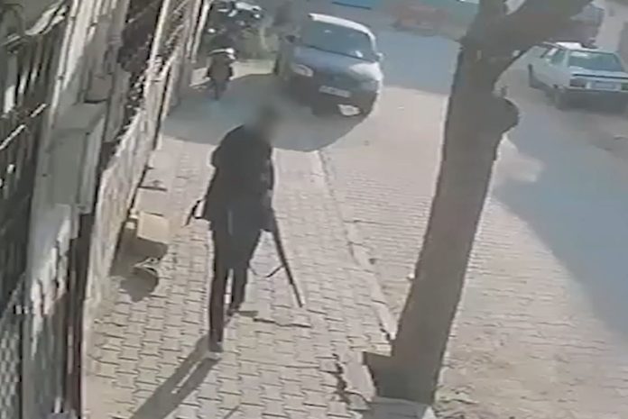 Τουρκία: Βίντεο δείχνει τον ένοπλο δράστη με την καραμπίνα έξω από το σχολείο – Τον συνέλαβαν οι Αρχές, 8 τραυματίες