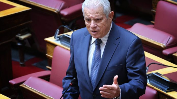 Βουλή: Νέα «καρφιά» Βλάχου κατά κυβέρνησης