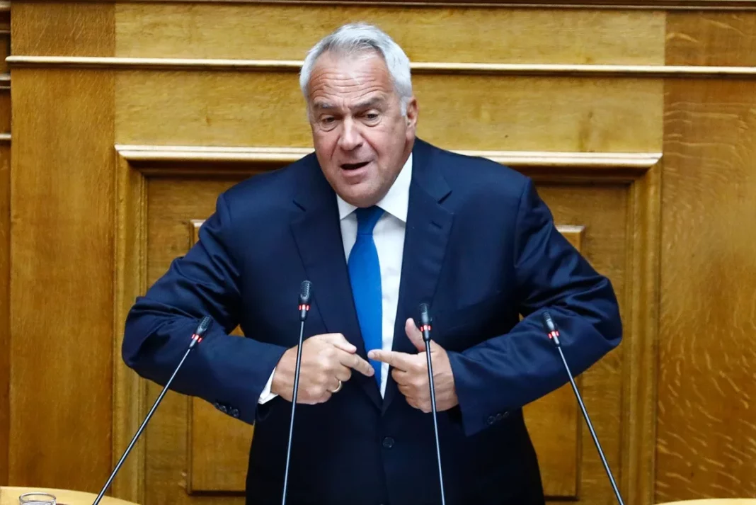 Βορίδης: Εγώ δεν έχω δει αλαζόνες υπουργούς, θα πρέπει να ρωτήσετε την κυρία Μπακογιάννη γιατί το είπε