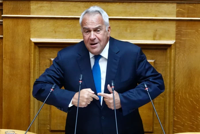 Βορίδης: Εγώ δεν έχω δει αλαζόνες υπουργούς, θα πρέπει να ρωτήσετε την κυρία Μπακογιάννη γιατί το είπε