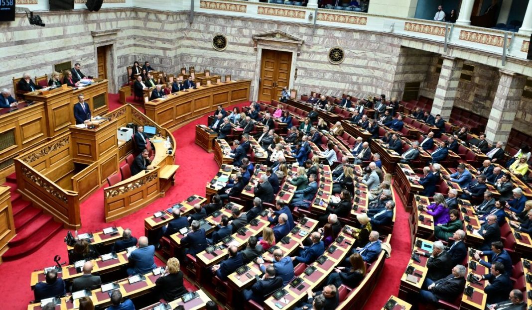 voulh-1200x700 «Με ποιο κόμμα θα κατέβεις τώρα στις εκλογές»: Παζάρι βουλευτών και μεταγραφές