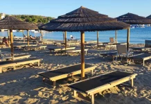 Ελεύθεροι οι δύο κατηγορούμενοι για τον θανάσιμο ξυλοδαρμό 82χρονου στη Βουλιαγμένη με αφορμή μια ξαπλώστρα Ελεύθεροι οι δύο κατηγορούμενοι για τον θανάσιμο ξυλοδαρμό 82χρονου στη Βουλιαγμένη με αφορμή μια ξαπλώστρα