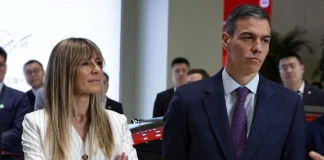 Η σύζυγος του Πέδρο Σάντσεθ παραπέμπεται σε δίκη για άσκηση επιρροής και υπεξαίρεση Η σύζυγος του Πέδρο Σάντσεθ παραπέμπεται σε δίκη για άσκηση επιρροής και υπεξαίρεση