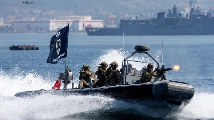 Ανάλυση: Ποια είναι η 51η Ταξιαρχία Καταδρομών της Τουρκίας που μεταφέρεται απέναντι από τη Σάμο - H εμπειρία της στο…