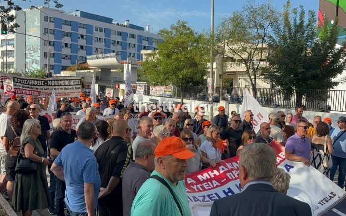 Θεσσαλονίκη: Οι υγειονομικοί ζητούν ενίσχυση του ΕΣΥ – “Βλέπουμε φιέστες και όχι προσωπικό”