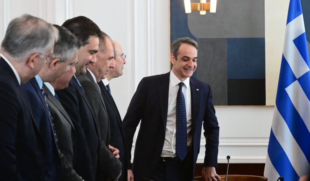 ypoyrgiko-3-1200x700 «Κόκκινο φως» στις φήμες για ανασχηματισμό - Οι μύχιοι πόθοι των βουλευτών και η απόφαση από τον Κ. Μητσοτάκη...