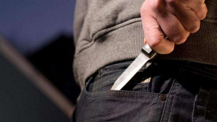 Βόλος: Λήστεψαν με μαχαίρι φοιτητή – ΄Αγνωστος του πήρε 50 ευρώ Βόλος: Λήστεψαν με μαχαίρι φοιτητή - ΄Αγνωστος του πήρε 50 ευρώ