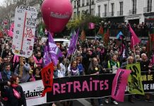 Γαλλία : Ο Μακρόν στέλνει τον λογαριασμό στους εργαζόμενους Γαλλία : Ο Μακρόν στέλνει τον λογαριασμό στους εργαζόμενους