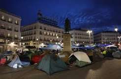 Ισπανία: Σε σκηνές για δεύτερη νύχτα πολίτες στη Μαδρίτη υπέρ της προσιτής στέγης – Αύριο τα μέτρα Σάντσεθ