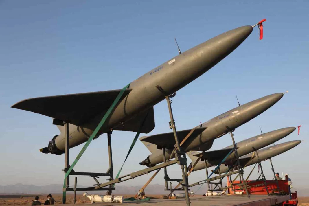 Ιράν: Παρουσίασε τα αναβαθμισμένα drones Arash – Διπλάσια εκρηκτική ισχύς και χτυπήματα χωρίς GPS