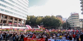Πορτογαλία: Χιλιάδες διαδηλωτές στο Πόρτο - Σκηνές στις πλατείες για το δικαίωμα στη στέγαση