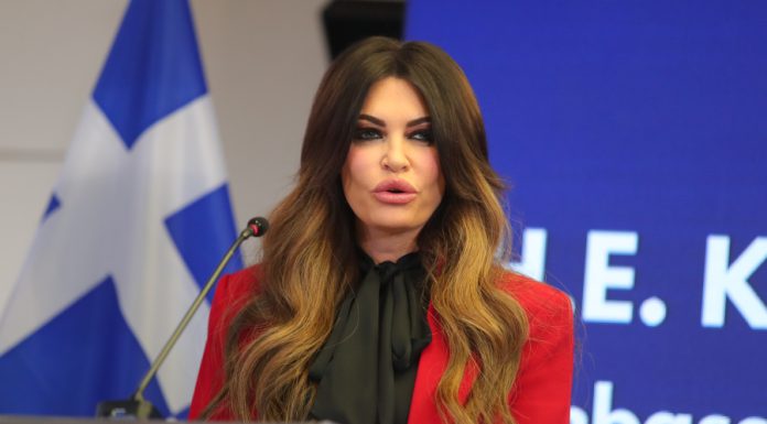 Η αγωγή κατά της Κίμπερλι Γκίλφοϊλ – Τα 150.000 δολάρια, οι καταγγελίες και το ηχητικό των 16 λεπτών