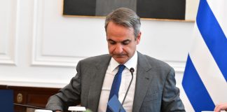 Πώς οι δημοσκοπήσεις που έχει το Μαξίμου, οδηγούν σε αναθεώρηση της εκλογικής τακτικής